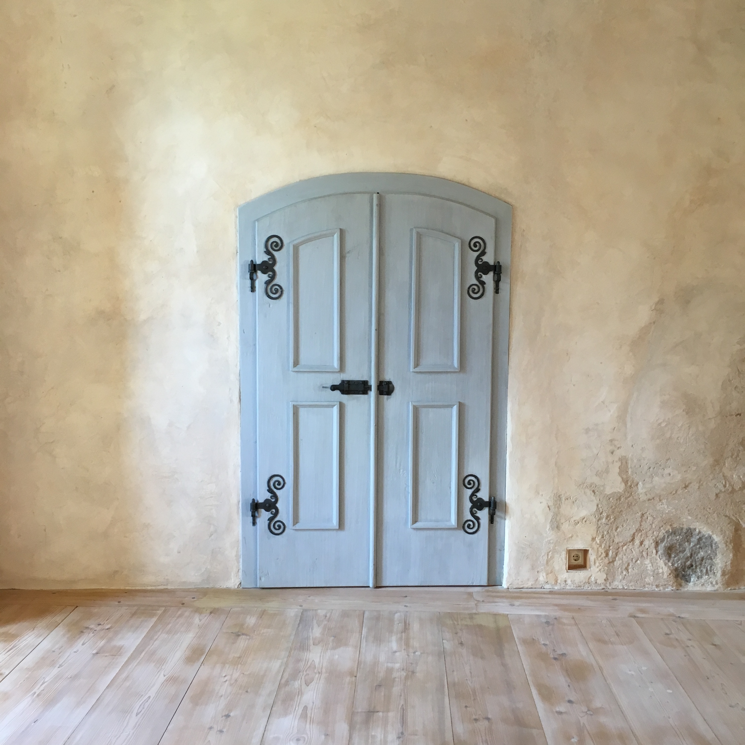 Bauska Door